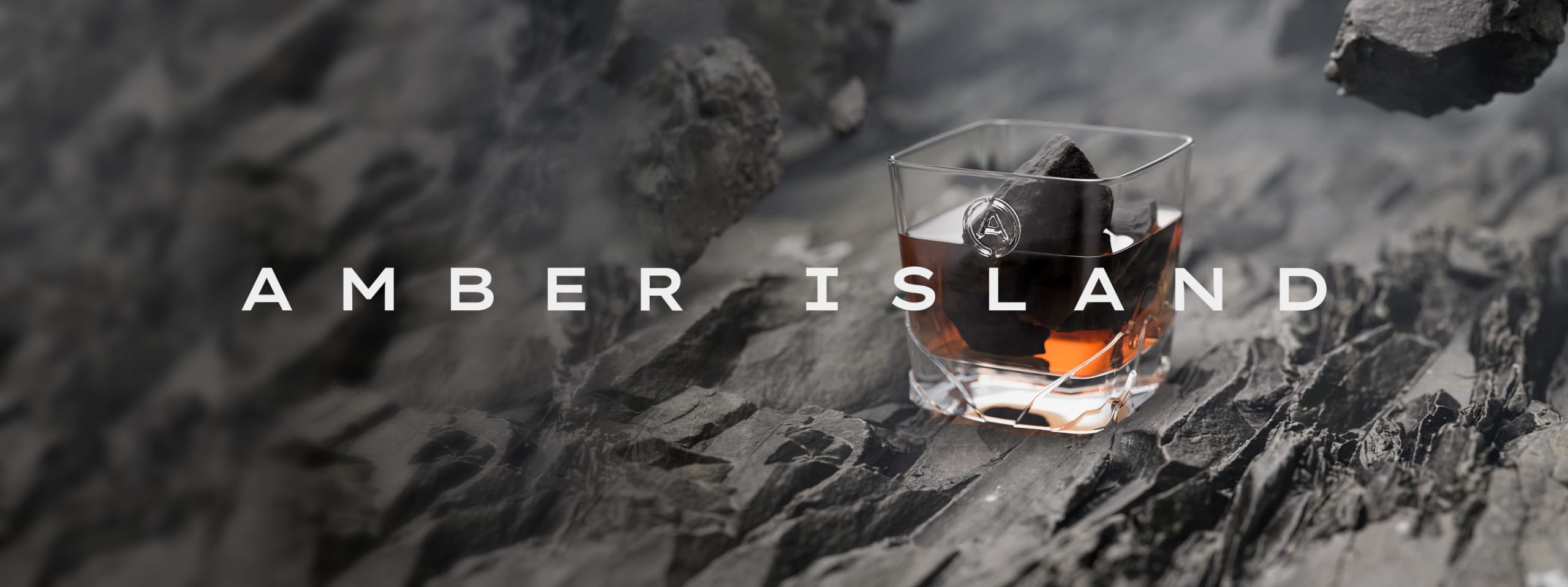 Imagen del texto de Amber Island y whisky en vasos